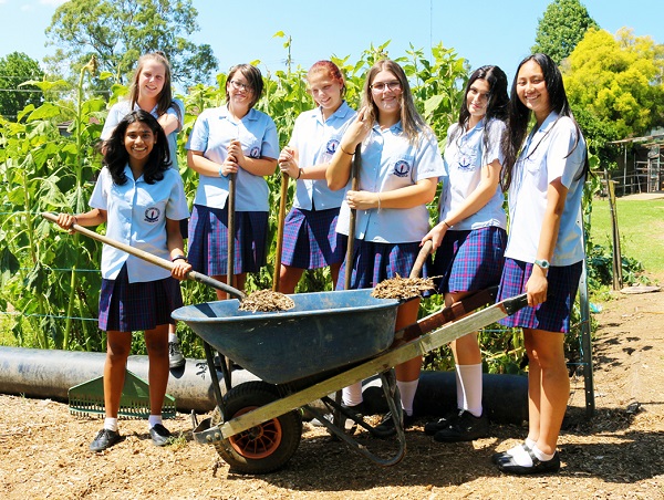 Students Create Sensory Garden at Christadelphian Aged Care