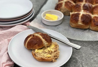 A Twist on an Old Favourite: Fig and Pecan Hot Cross Bun Recipe