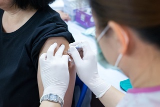 Aged Care Workers Should Be Vaccinated On-Site
