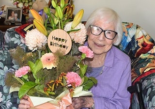 ‘It’s not what happens to you, it’s how you handle it,’  says Centenarian, Mrs Jean Croxton