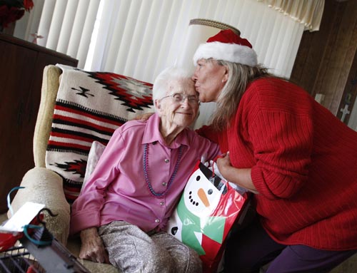 Australians urged to include people with dementia this Christmas
