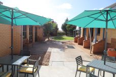 Mercy_Place_aged_care_Mount_St_Josephs_courtyard