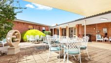 Bupa-Aged-Care-Campbelltown-outdoor-courtyard