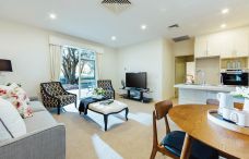 BAPTCARE-RL-HedleySutton-Lounge-CAROUSEL-2500x1600-1