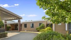 Bupa-Aged-Care-Wodonga-front-entrance-with-tree