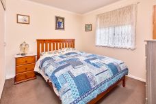 Denison-Court-bedroom